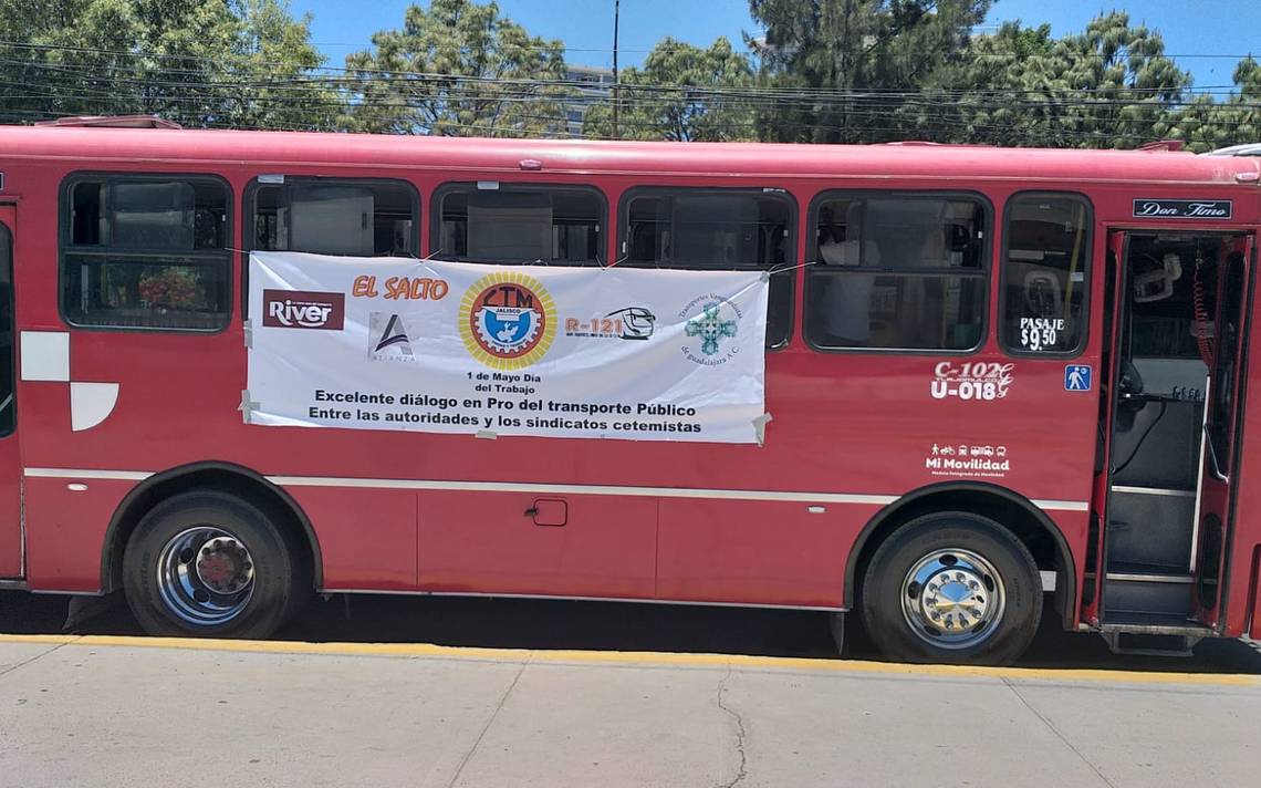 noticias Caravana de unidades del transporte p blico con leyendas